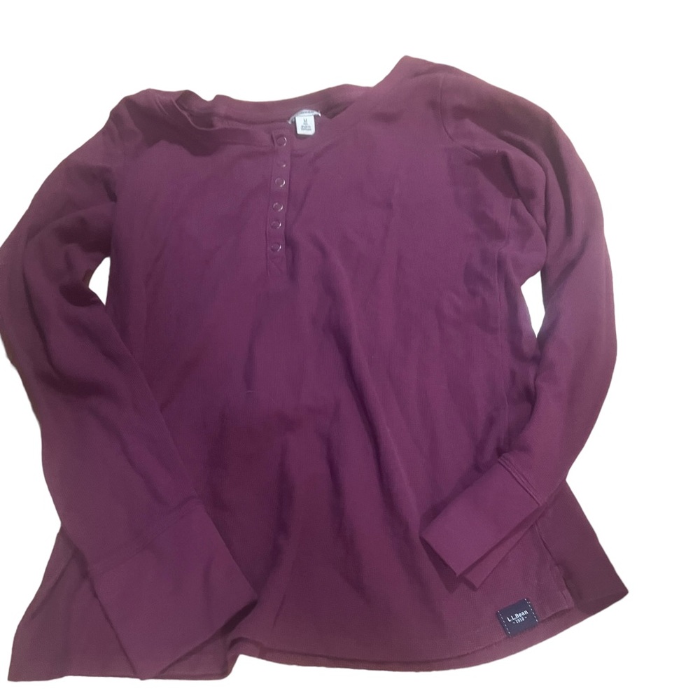 L.L  Bean top